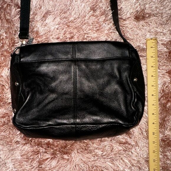 B Makowsky black heavy pebble leather zip fold over crossbody bag EUC - Picture 12 of 12